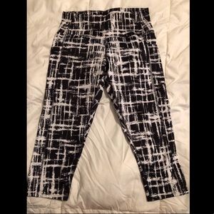 Crop leggings with pockets (never been worn!)